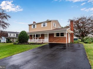 906 Herman Dr, Mechanicsburg, PA 17055