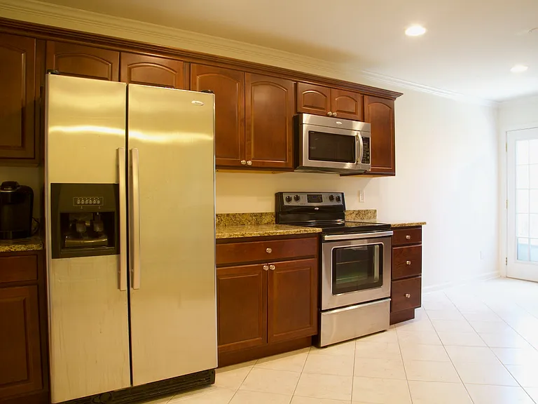 231 Wood Dale Dr — Photo 3