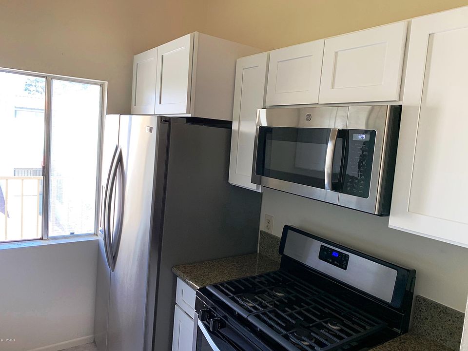 1st image of 808 S Langley Ave