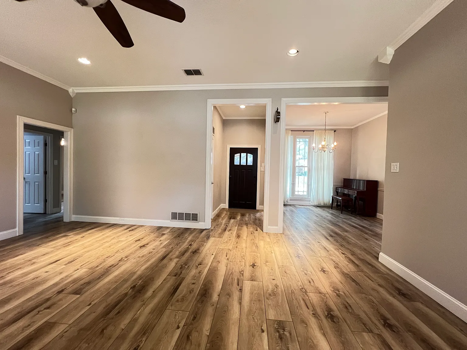 3 bed, 1931 sqft, $2,995 — Photo 4