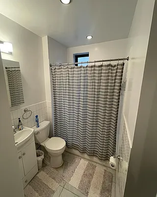 Rented by PMG Real Estate  | media 22