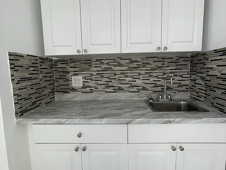 2690 SW 24th Ter #4 — Photo 5