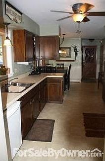 3rd image of 401 Bluff Ave