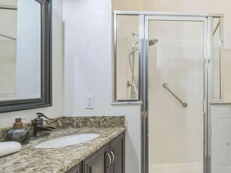 China Berry Cir — Photo 5