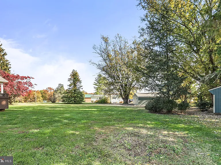 313 Windsor Ct — Photo 38