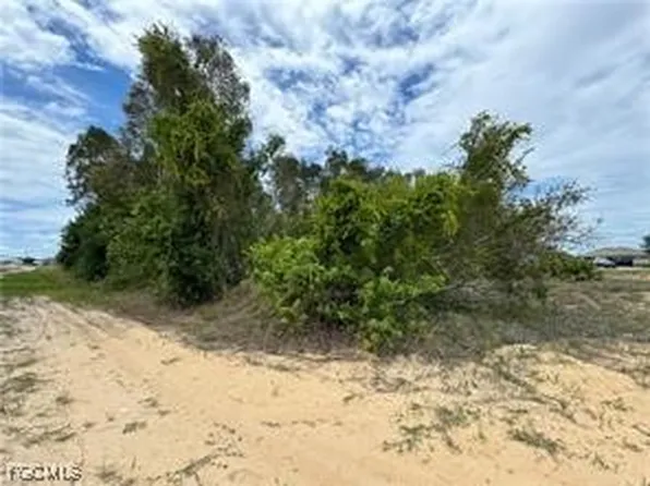 85 Milwaukee Blvd, Lehigh Acres, FL 33974