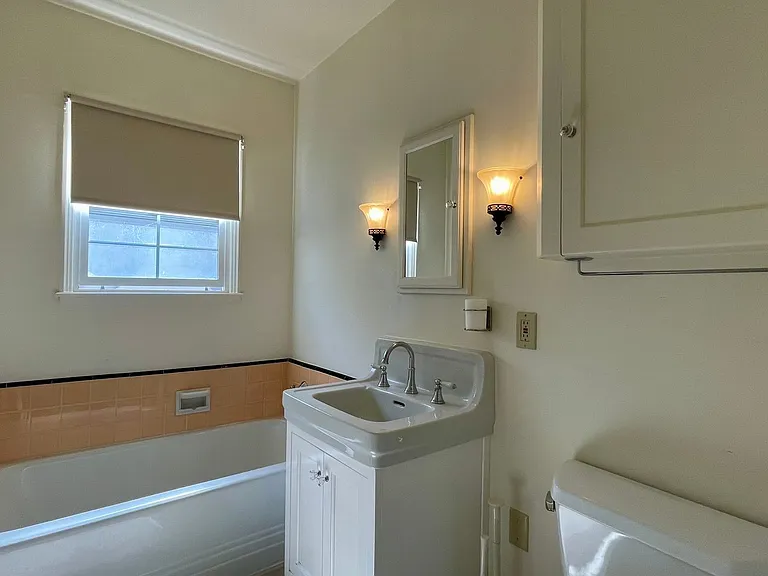 1491 Iris St — Photo 9