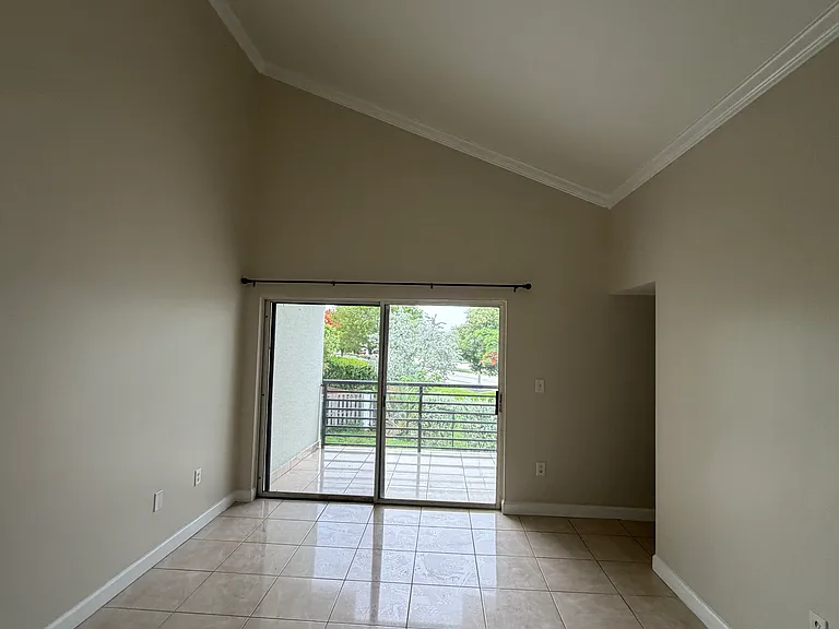 9711 Fontainebleau Blvd — Photo 13