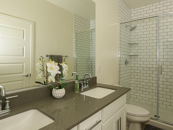 5th image of 4049 E Toledo St #104