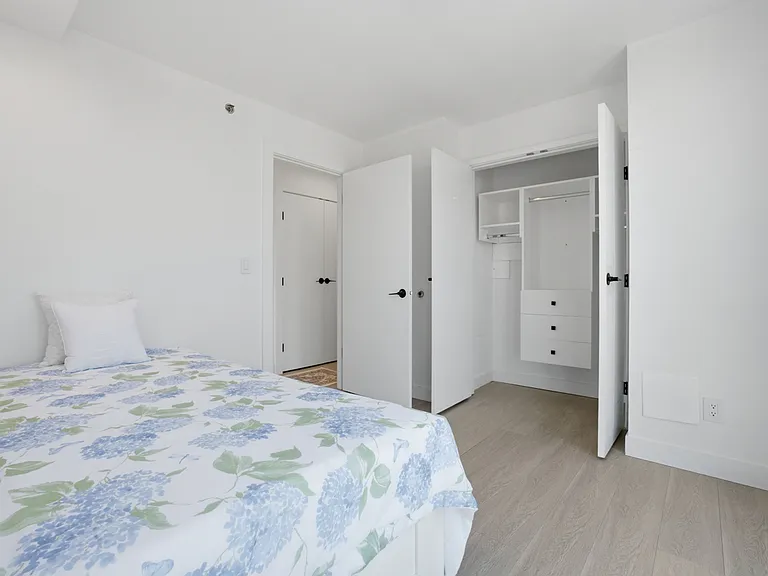 289 Drake St #18XX — Photo 6