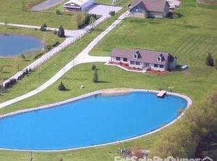 8551 Arquette Rd, Oregon, OH 43616