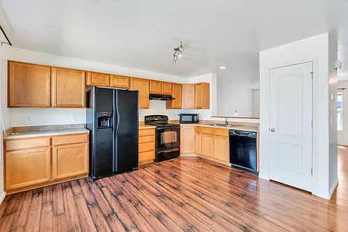 164 W Carrick Dr Photo 1