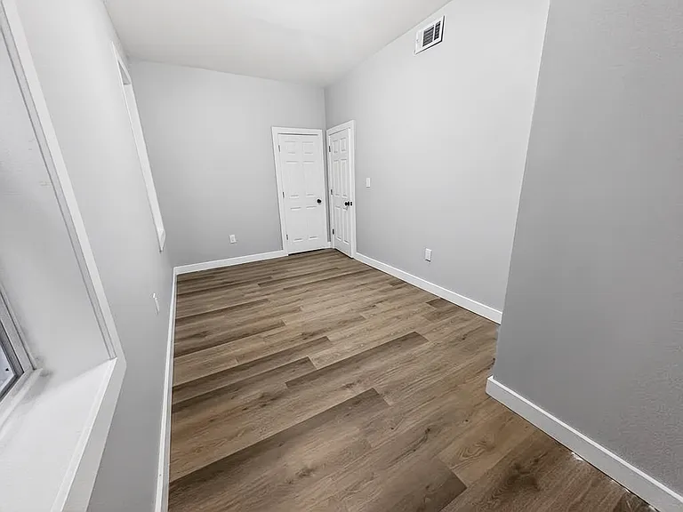 113 Elizabeth Ave #3 — Photo 15