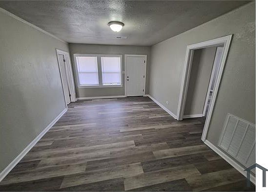 4th image of 805 17th Ave N