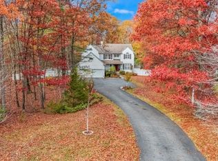 4 Southwoods Ln, Oak Ridge, NJ 07438