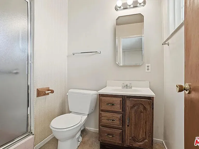 6701 Neddy Ave — Photo 14