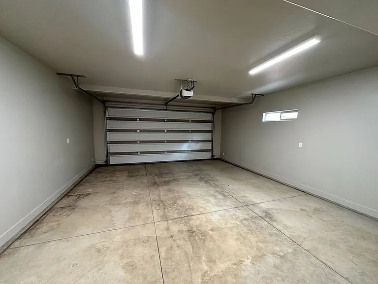 Three Bedroom Red Mountain Vista Town Home — Photo 35