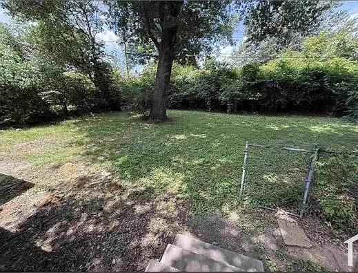 3285 Ashland St — Photo 3