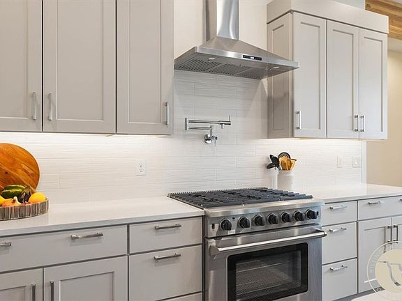 4th image of 6113 Creek Crossing Rd