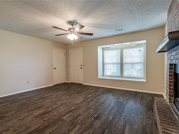 4th image of 4044 N Cambray Dr