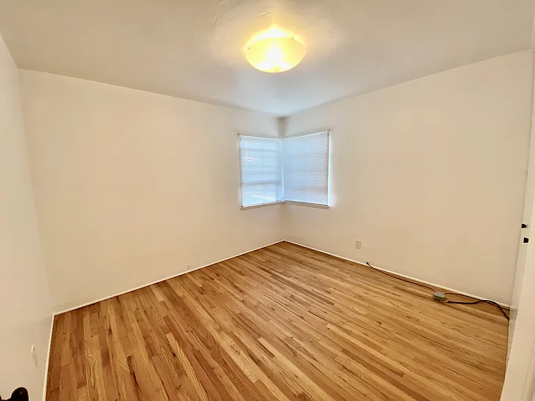1043 Grant St #A — Photo 11