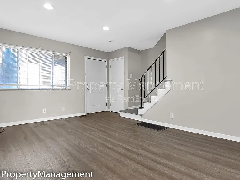 3257 Cleveland Ave #C — Photo 8