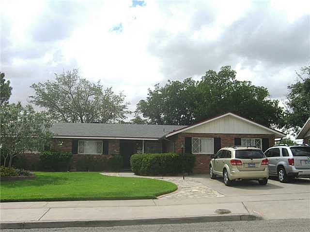 1st image of 224 Espana Ln