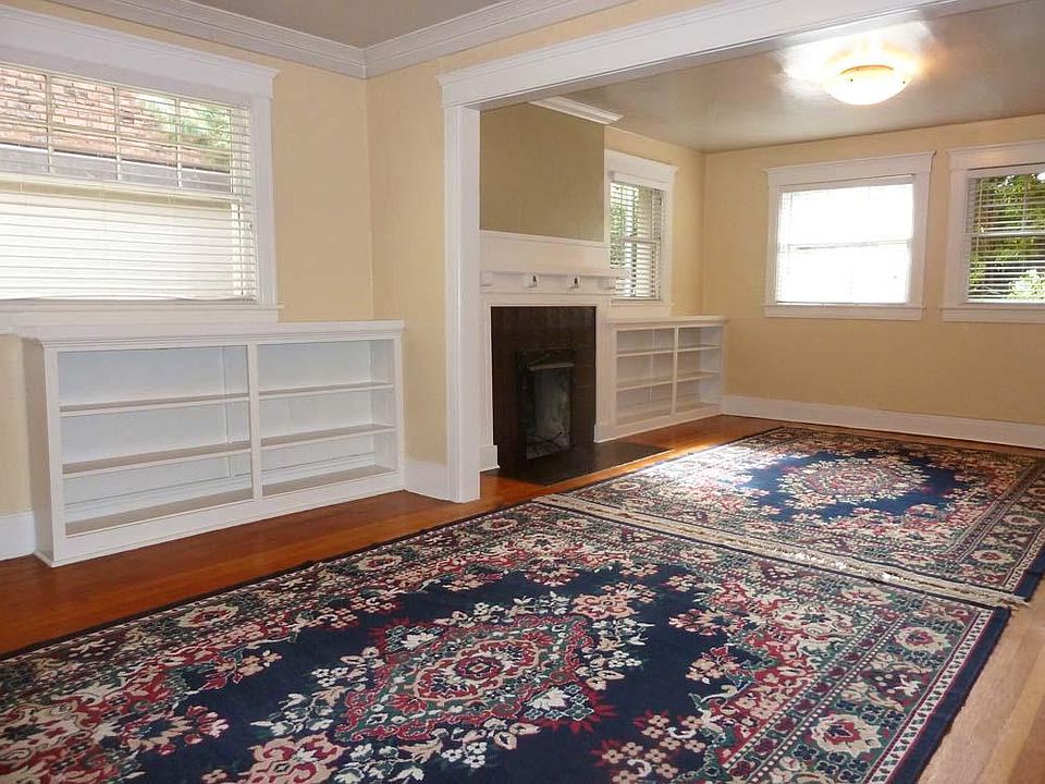 Lots of Windows. Built-in bookshelves.