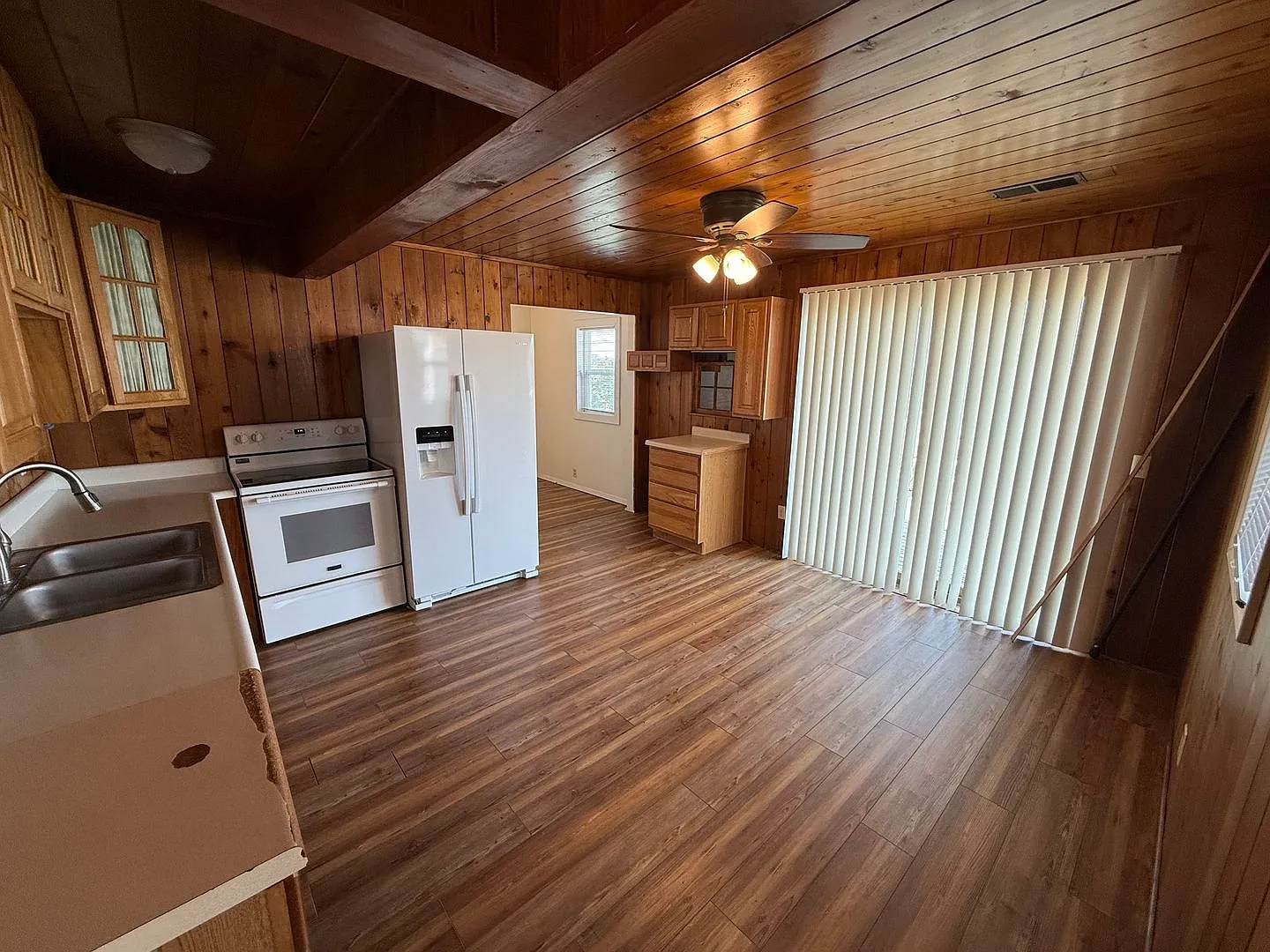 2 Bed 1 Bath Lake Rental — Photo 3
