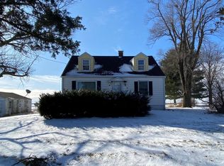 18018 W Farmington Rd, Trivoli, IL 61569