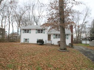 340 Calf Pen Ln, Milford, CT 06460