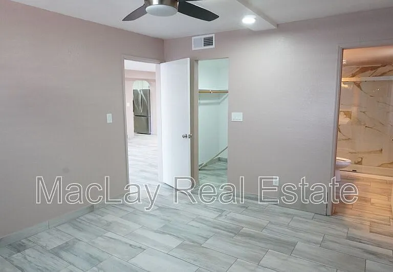 10444 N 69th St #107 — Photo 6