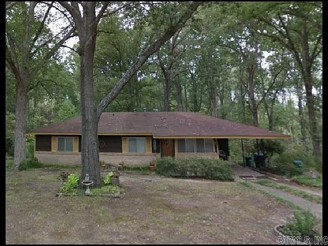 3 bed, 1.5 bath, 1008 sqft, $1,200 — Photo 1