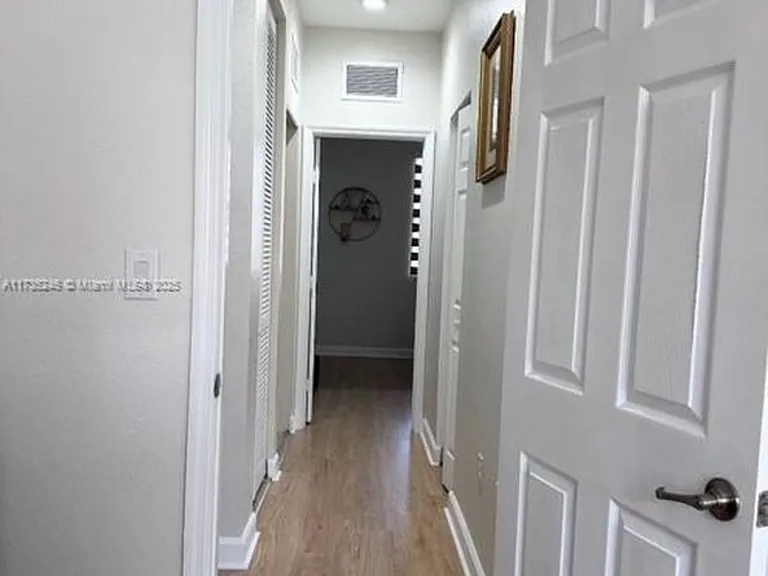 3208 SE 5th Ct — Photo 13