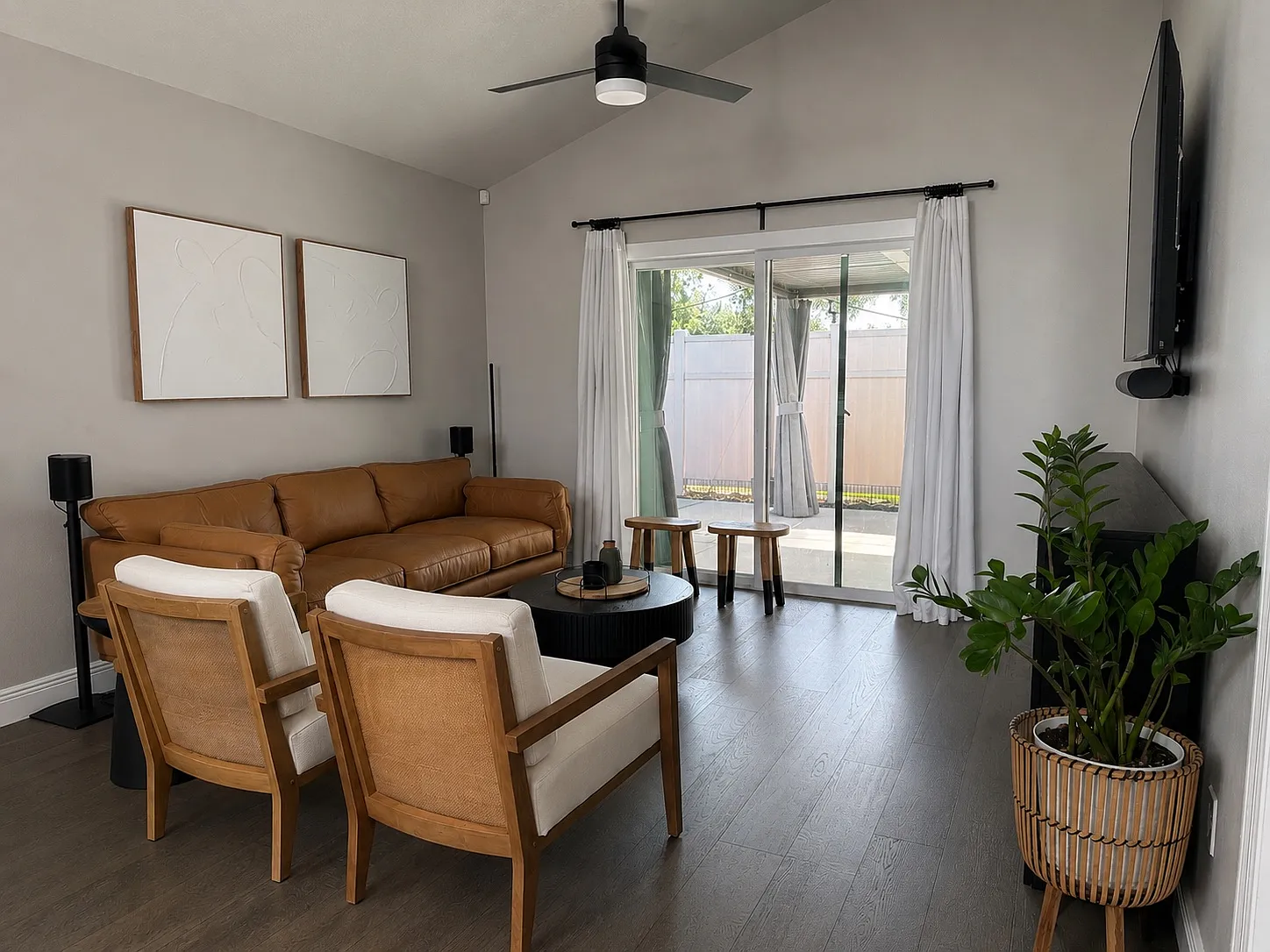 3 bed, 1139 sqft, $2,800 — Photo 2