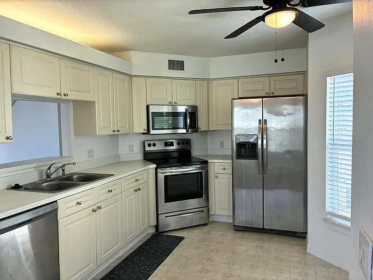 1930 Westminster Cir #2 — Photo 3
