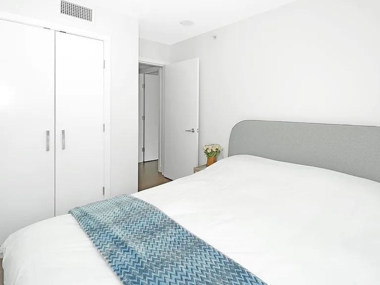1045 Richards St — Photo 17