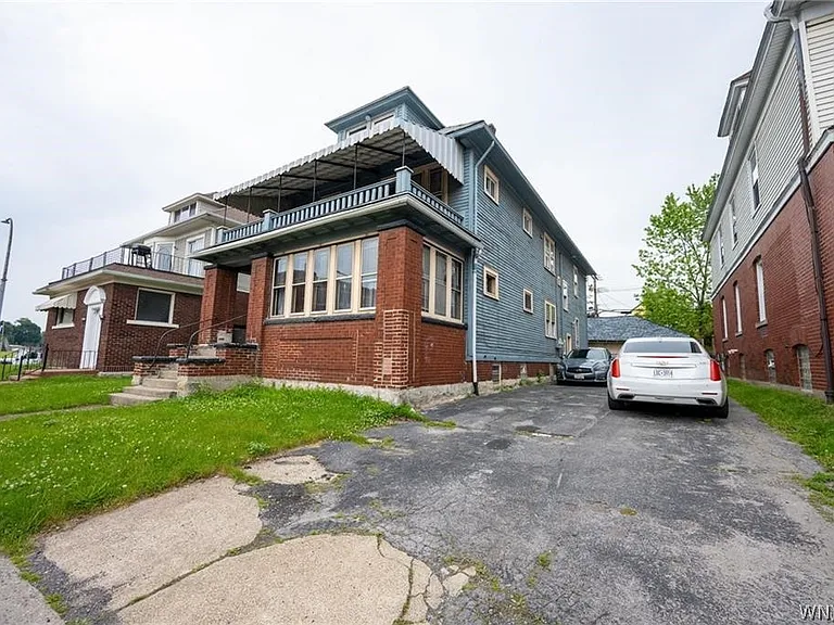 98 E Delavan Ave #N — Photo 17