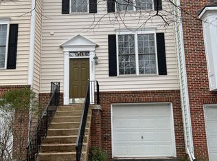 43451 Parish St, Chantilly, VA 20152