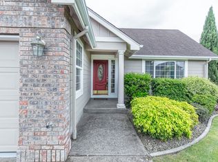 909 Chateau Meadows Dr, Eugene, OR