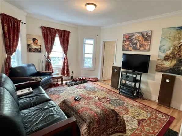 128 Cedar St, Somerville, MA