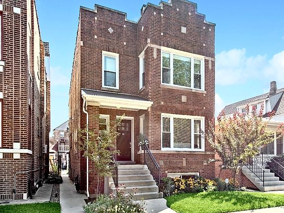 2nd image of 3643 W Oakdale Ave
