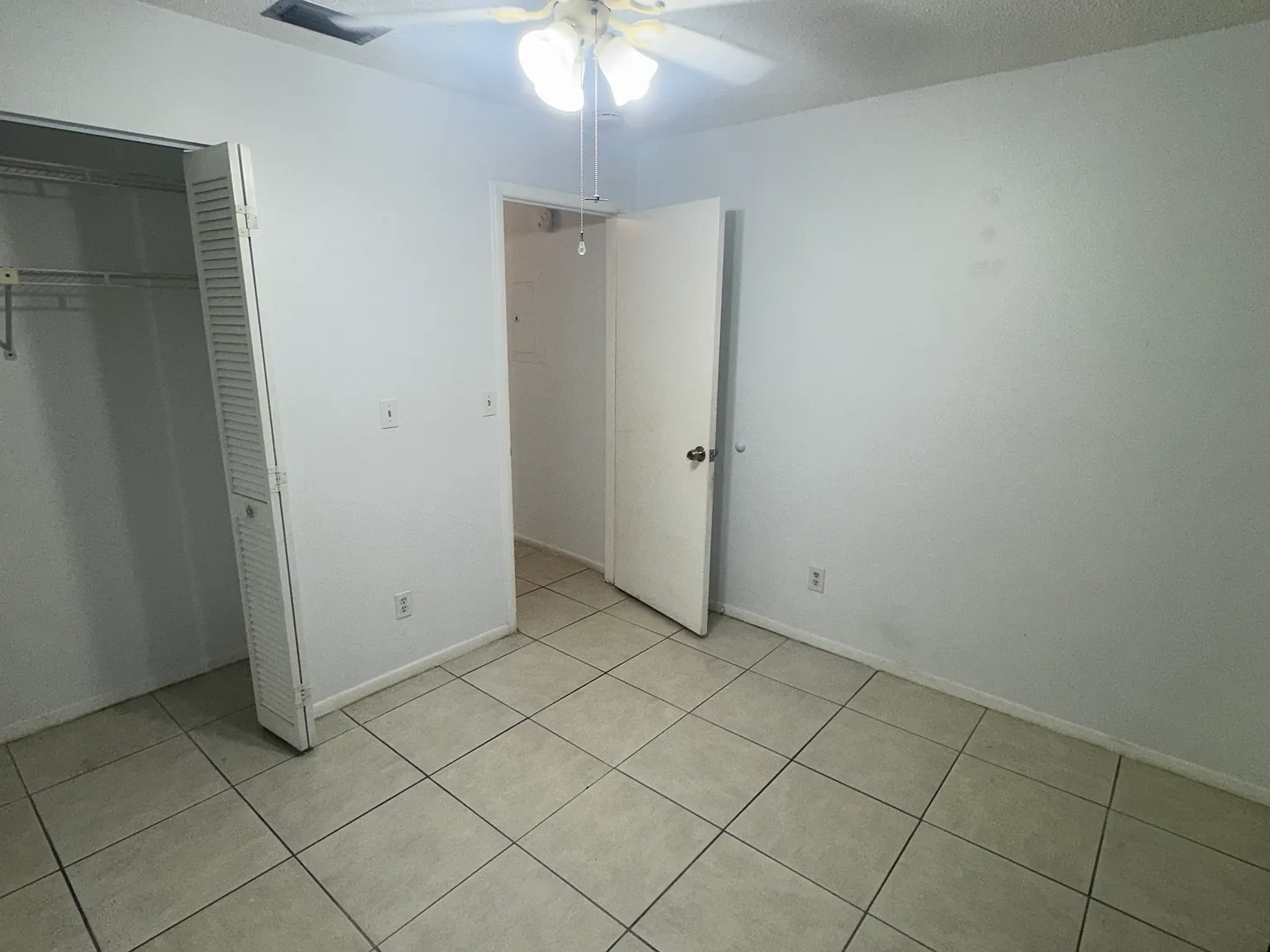 2 bed, $1,300 — Photo 4