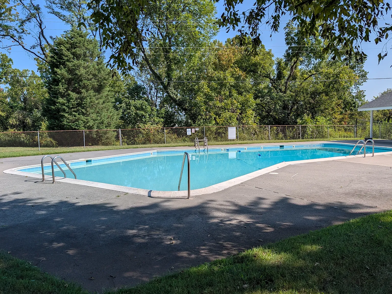 Chateau Riviera — Photo 1