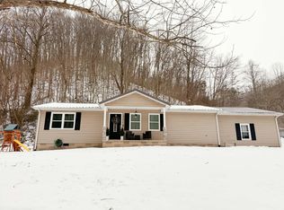 421 Sally Stephens Br, Prestonsburg, KY 41653