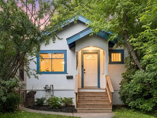 2115 E 14th St SW, Calgary, AB T2T 3T2