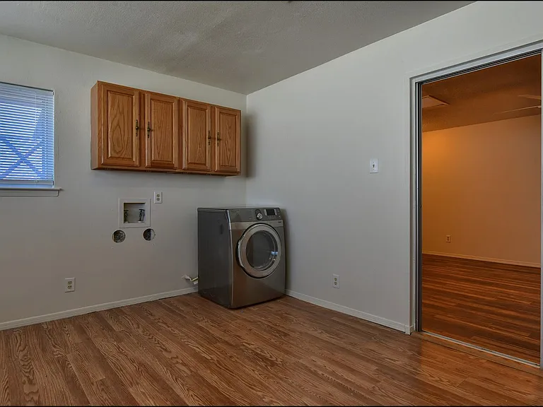 3433 Clearview Ln — Photo 22