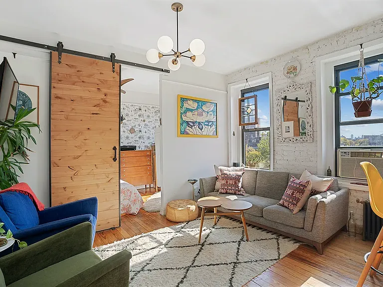 195 S 4th St #E5 — Photo 1