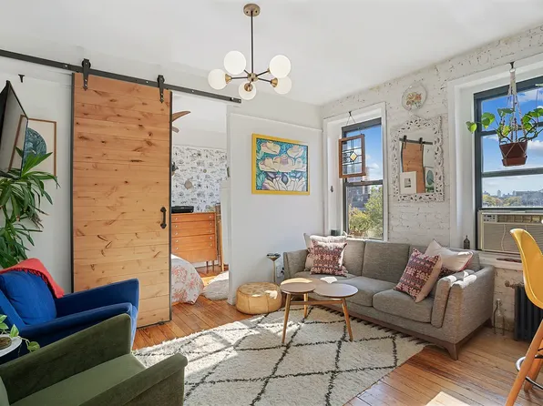 195 S 4th St APT E5, Brooklyn, NY 11211