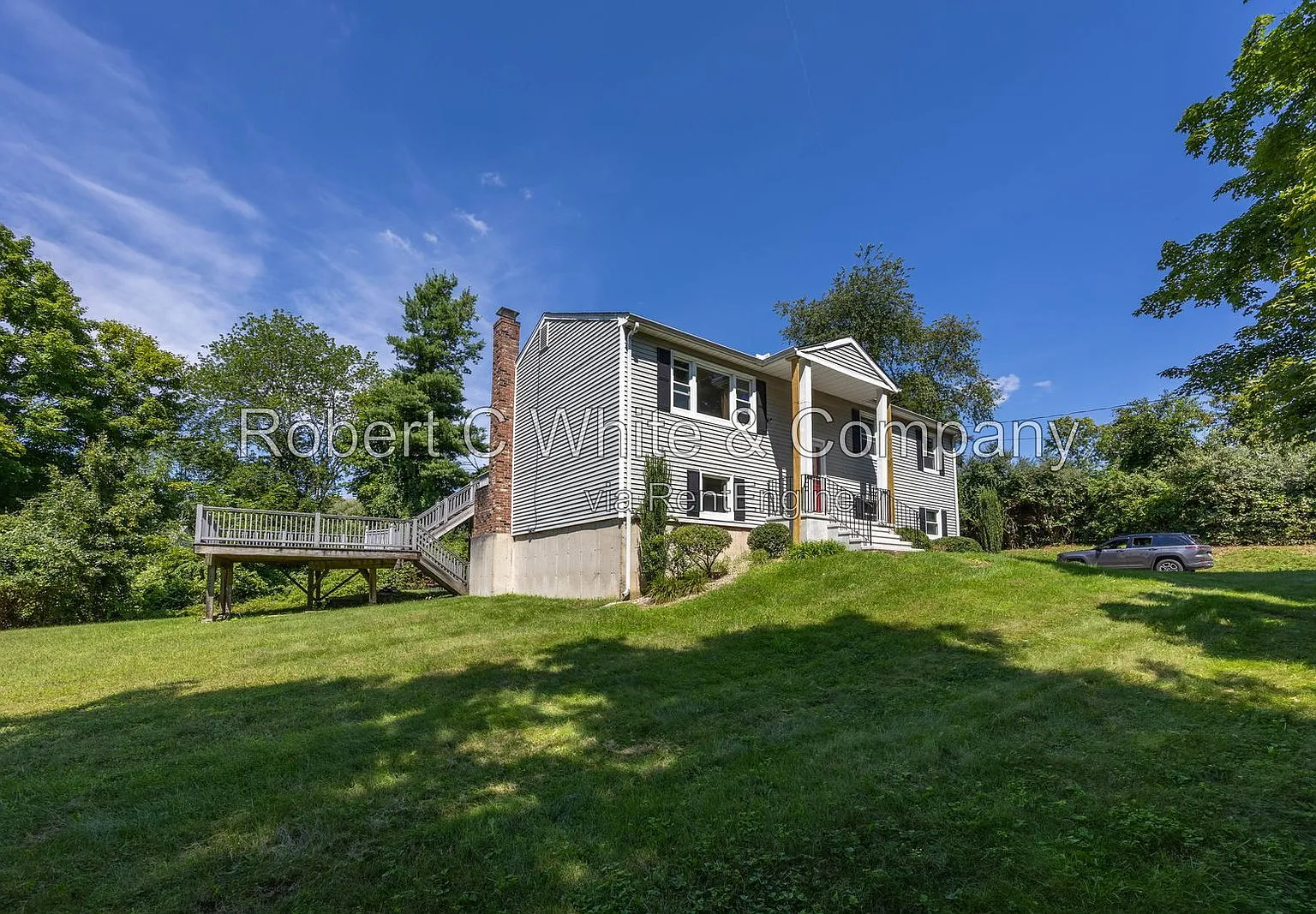 3 bed, 1.0 bath, 1434 sqft, $3,140 — Photo 3
